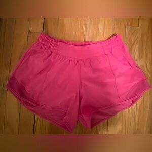 Lululemon Hotty Hot Low Rise 4” lined short in pink sonic size 8